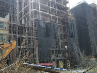 拆！普寧市區(qū)一自建樓違規(guī)建設(shè)，超7層部分被強(qiáng)拆！